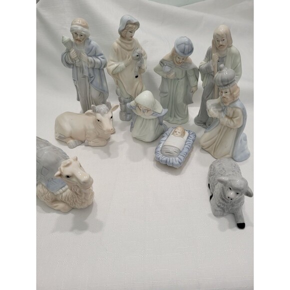 Vintage R O C Nativity Set 10 Blue Cream Jesus Mary Joseph Porcelain - Picture 3 of 15